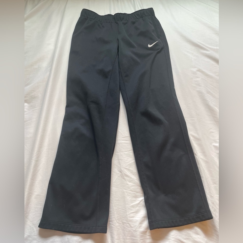 BNOWT NIKE WIDE LEG SWEATPANTS!
